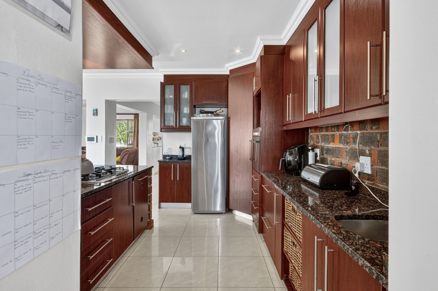 6 Bedroom Property for Sale in Olive Grove Western Cape